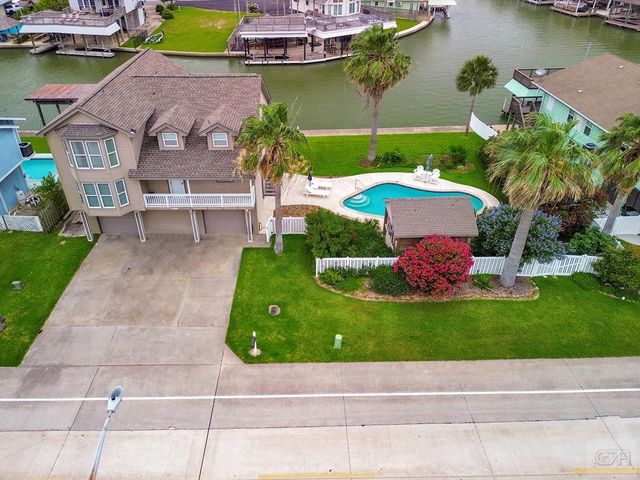 1302 Tiki Drive, Tiki Island, TX 77554