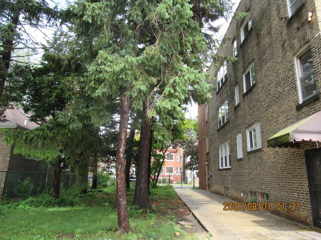 1133 E 81st Place, Chicago, IL 60619