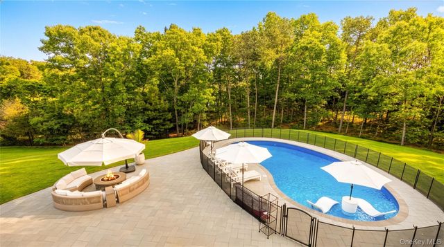 38 Blackberry Lane, Center Moriches, NY 11934