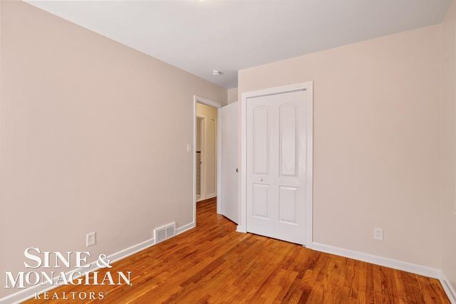 1793 Roslyn Road, Grosse Pointe Woods, MI 48236