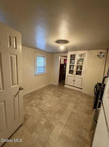 279 Livingston Avenue, Albany, NY 12210