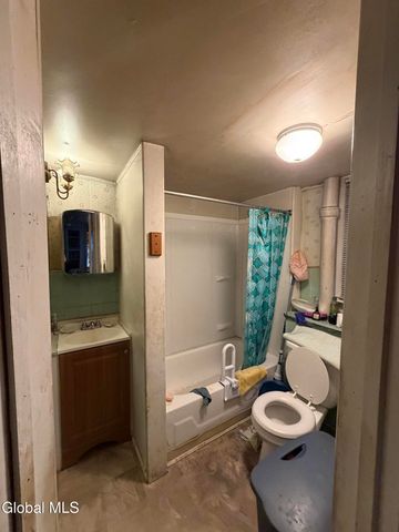 279 Livingston Avenue, Albany, NY 12210