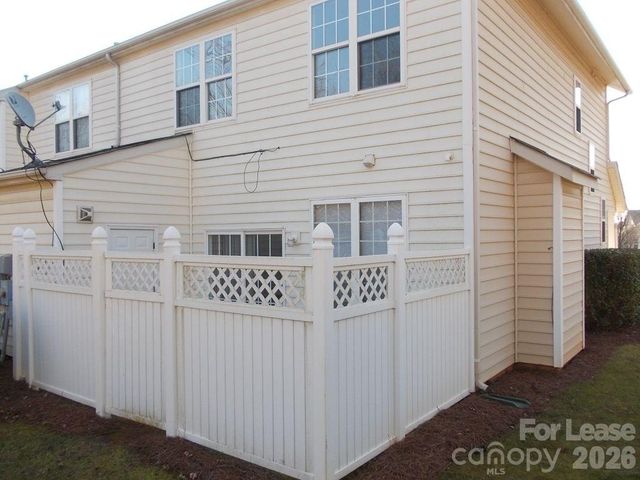 8488 Chaceview Court, Charlotte, NC 28269