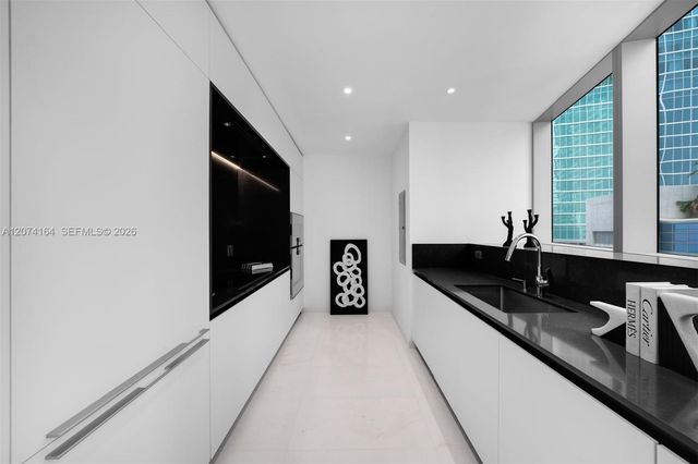 300 Biscayne Blvd Way 1005, Miami, FL 33131