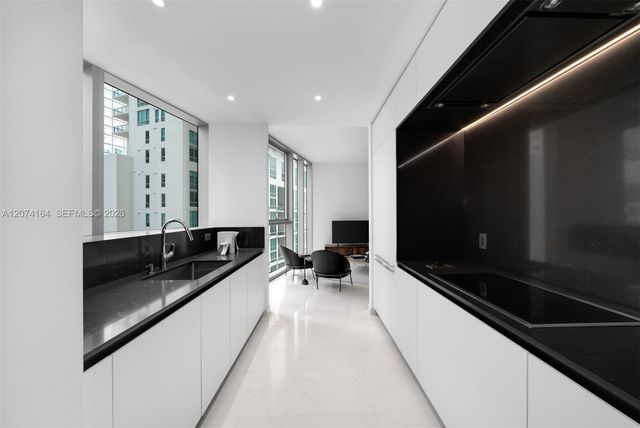 300 Biscayne Blvd Way 1005, Miami, FL 33131