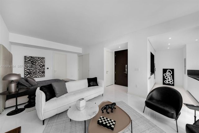 300 Biscayne Blvd Way 1005, Miami, FL 33131