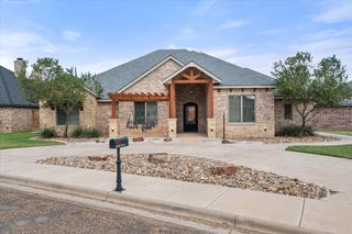 1210 N 14th Place, Wolfforth, TX 79382