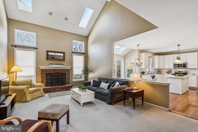 49 BROOKS RD, Moorestown, NJ 08057