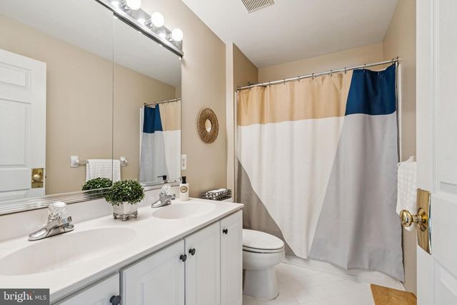 49 BROOKS RD, Moorestown, NJ 08057