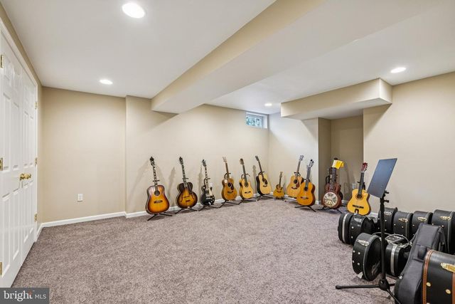 49 BROOKS RD, Moorestown, NJ 08057