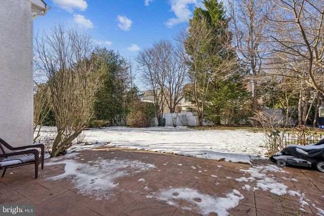 49 BROOKS RD, Moorestown, NJ 08057