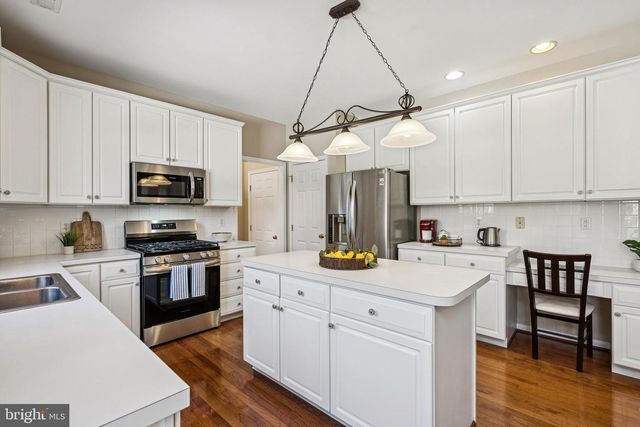 49 BROOKS RD, Moorestown, NJ 08057