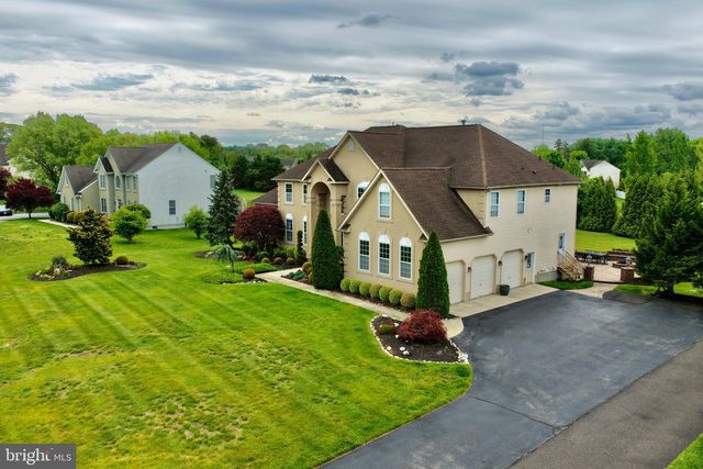 16 GABRIELLE CIR, Swedesboro, NJ 08085