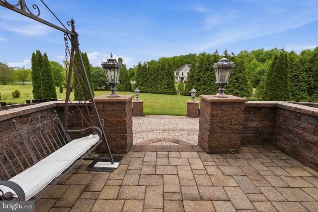 16 GABRIELLE CIR, Swedesboro, NJ 08085