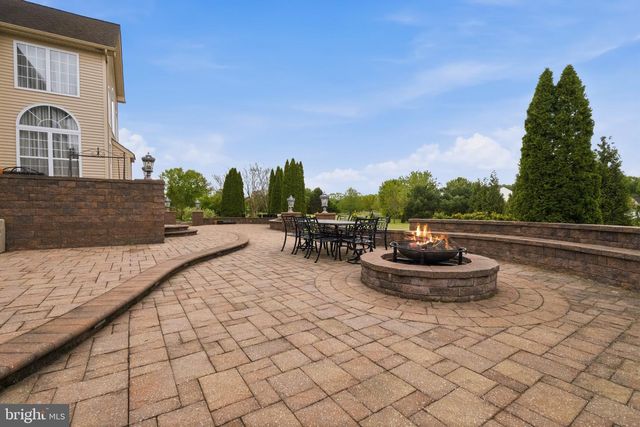 16 GABRIELLE CIR, Swedesboro, NJ 08085