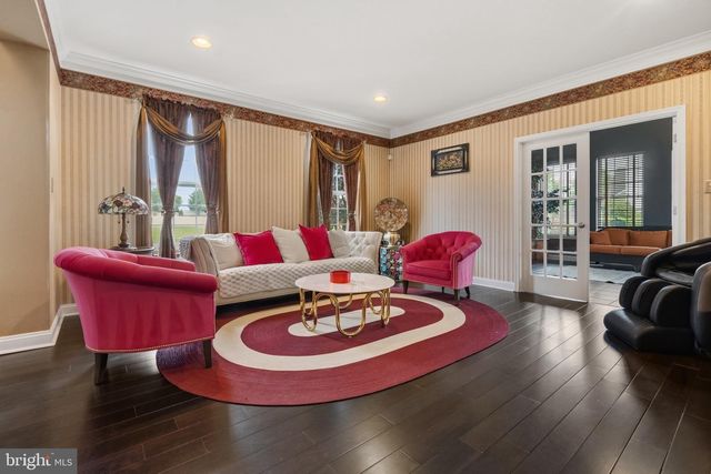 16 GABRIELLE CIR, Swedesboro, NJ 08085