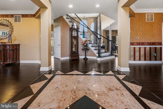 16 GABRIELLE CIR, Swedesboro, NJ 08085