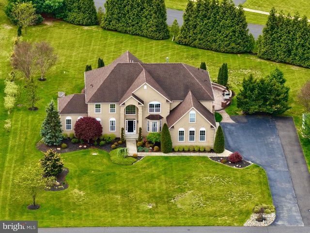 16 GABRIELLE CIR, Swedesboro, NJ 08085