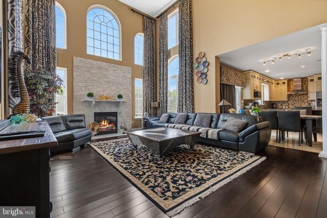 16 GABRIELLE CIR, Swedesboro, NJ 08085