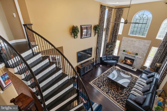 16 GABRIELLE CIR, Swedesboro, NJ 08085