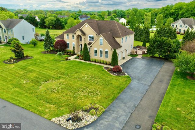 16 GABRIELLE CIR, Swedesboro, NJ 08085