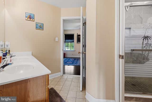 16 GABRIELLE CIR, Swedesboro, NJ 08085