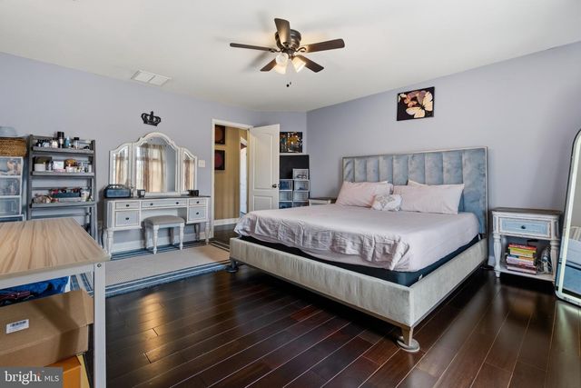 16 GABRIELLE CIR, Swedesboro, NJ 08085