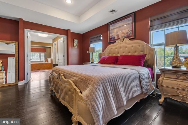 16 GABRIELLE CIR, Swedesboro, NJ 08085