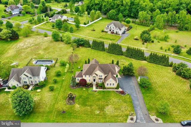 16 GABRIELLE CIR, Swedesboro, NJ 08085