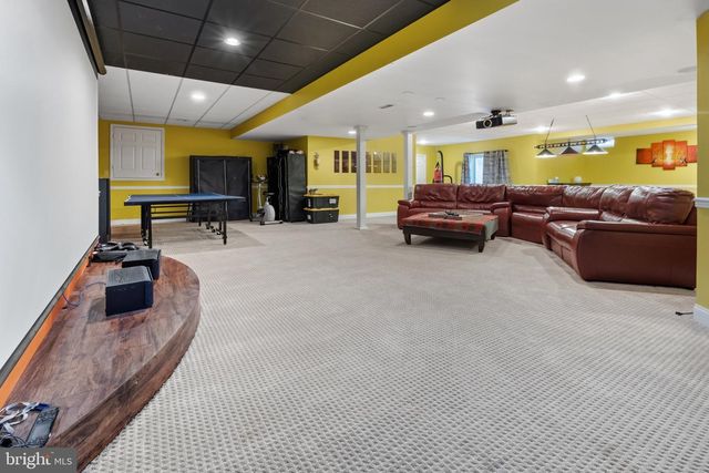 16 GABRIELLE CIR, Swedesboro, NJ 08085