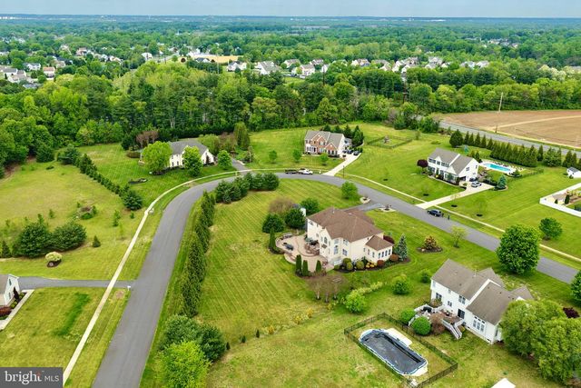 16 GABRIELLE CIR, Swedesboro, NJ 08085