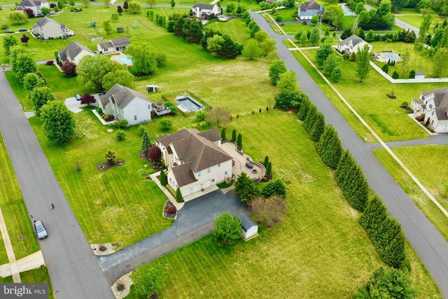 16 GABRIELLE CIR, Swedesboro, NJ 08085