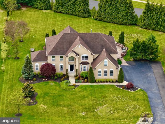 16 GABRIELLE CIR, Swedesboro, NJ 08085