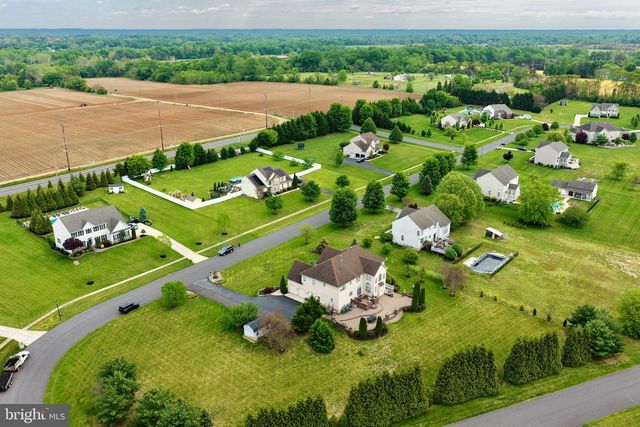 16 GABRIELLE CIR, Swedesboro, NJ 08085