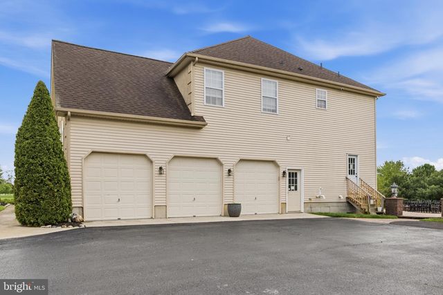 16 GABRIELLE CIR, Swedesboro, NJ 08085