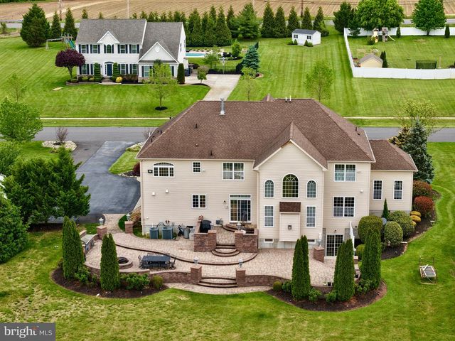 16 GABRIELLE CIR, Swedesboro, NJ 08085