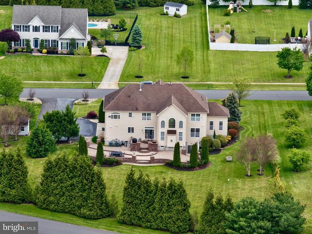 16 GABRIELLE CIR, Swedesboro, NJ 08085