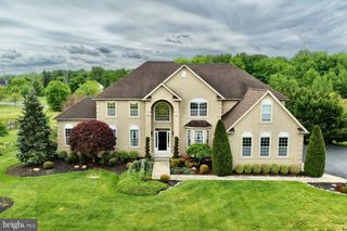 16 GABRIELLE CIR, Swedesboro, NJ 08085