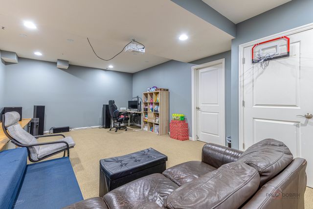 2498 Waterbury Lane, Buffalo Grove, IL 60089