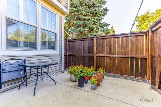2498 Waterbury Lane, Buffalo Grove, IL 60089