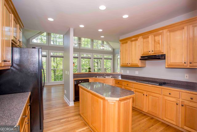 31 Rocky Circle NE, White, GA 30184