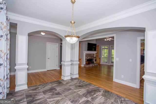 31 Rocky Circle NE, White, GA 30184