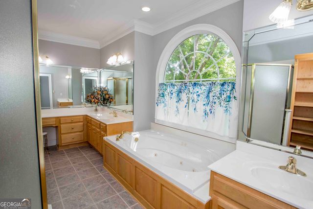 31 Rocky Circle NE, White, GA 30184