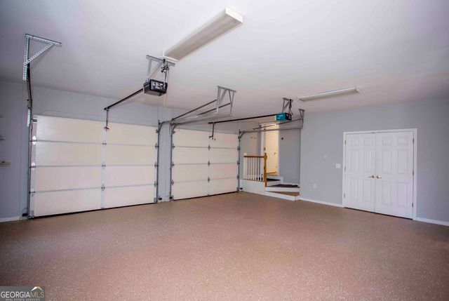 31 Rocky Circle NE, White, GA 30184
