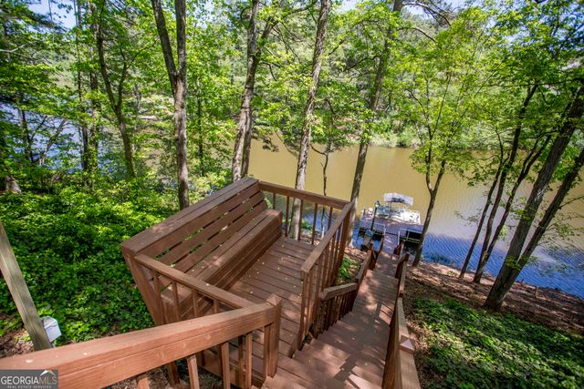31 Rocky Circle NE, White, GA 30184