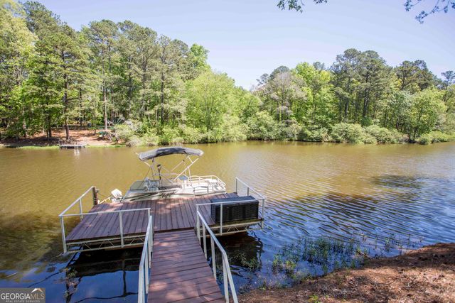 31 Rocky Circle NE, White, GA 30184