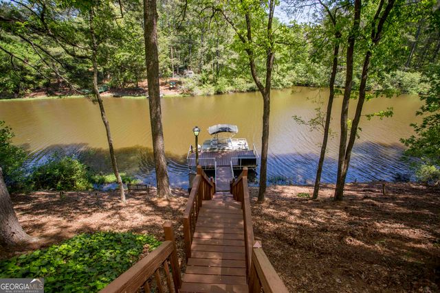 31 Rocky Circle NE, White, GA 30184