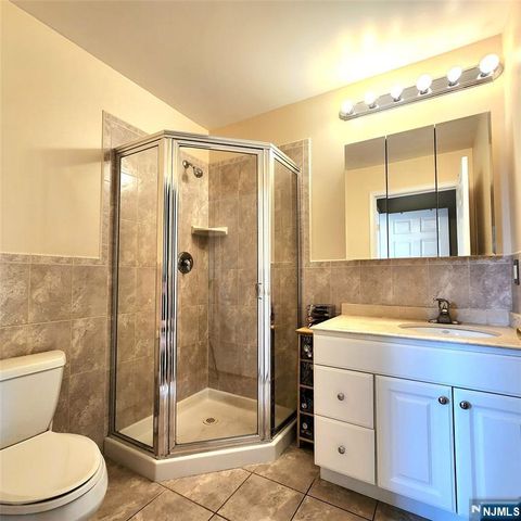 49 Stuyvesant Avenue 9, Lyndhurst, NJ 07071
