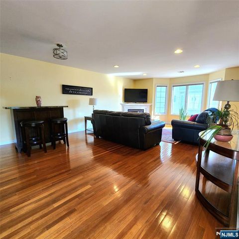 49 Stuyvesant Avenue 9, Lyndhurst, NJ 07071
