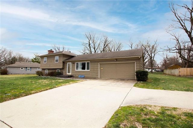 9311 W 95th Street, Overland Park, KS 66212